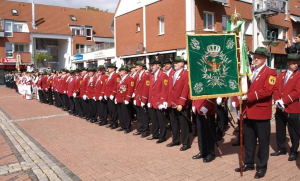 Antreten vor dem Rathaus